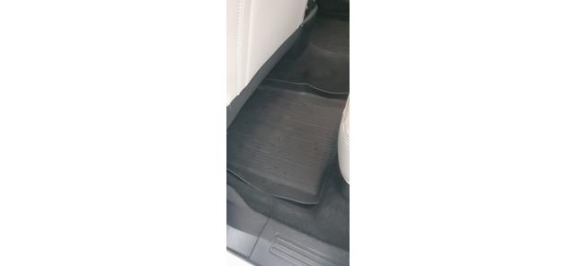 Photo of 2018 White Ford Explorer