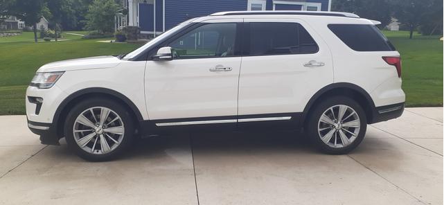 Photo of 2018 White Ford Explorer