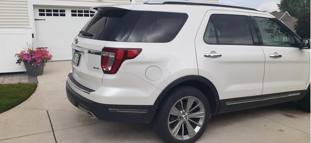 Photo of 2018 White Ford Explorer