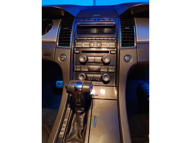 Photo of 2011 Black Ford Taurus