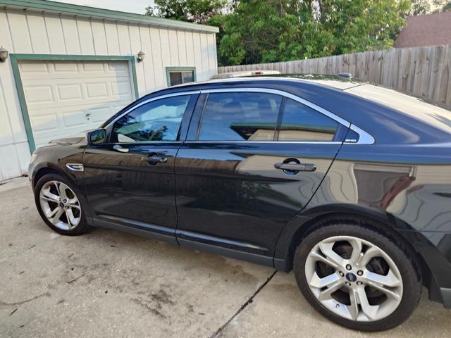 Photo of 2011 Black Ford Taurus