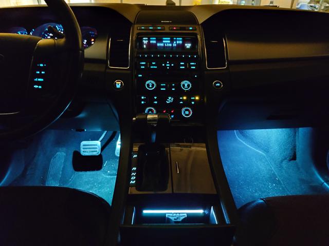 Photo of 2011 Black Ford Taurus