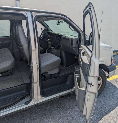 Photo of 2007 Silver Chevrolet Express 1500