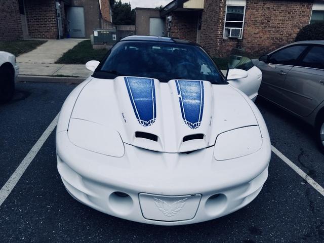 Photo of 1998 White Pontiac Firebird