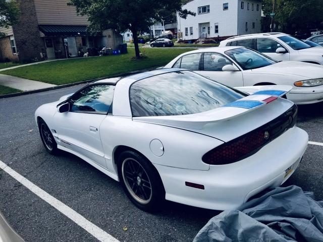 Photo of 1998 White Pontiac Firebird