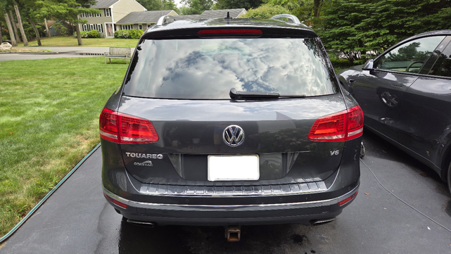Photo of 2016 Gray Volkswagen Touareg