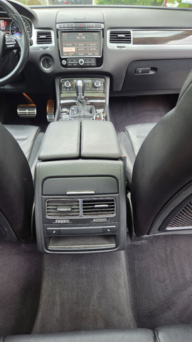 Photo of 2016 Gray Volkswagen Touareg