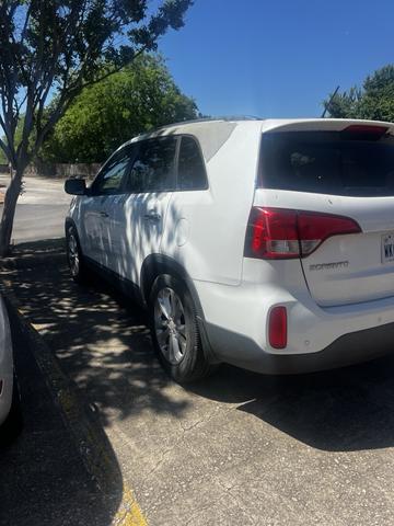Photo of 2014 White Kia Sorento