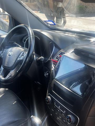 Photo of 2014 White Kia Sorento
