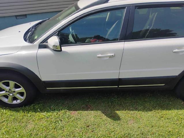 Photo of 2009 White Volvo XC70