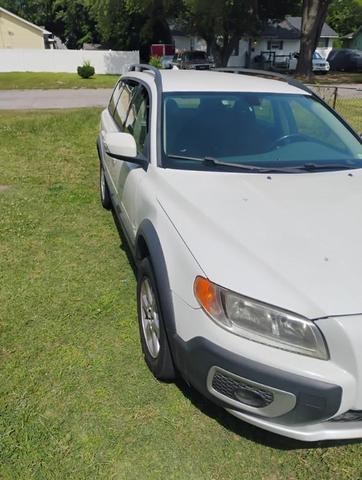 Photo of 2009 White Volvo XC70