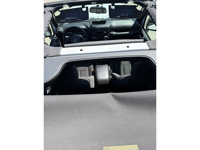 Photo of 2017 White Jeep Wrangler Unlimited