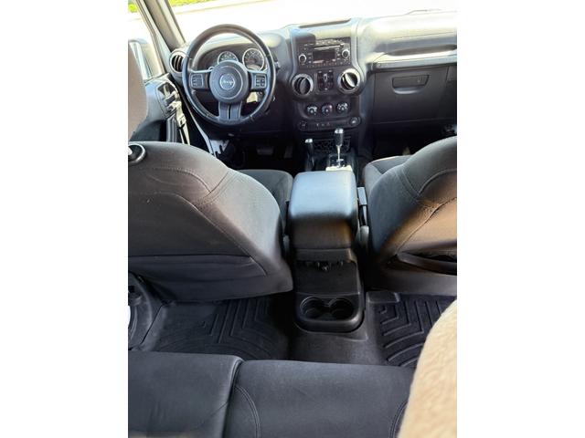 Photo of 2017 White Jeep Wrangler Unlimited
