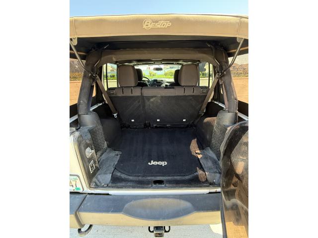 Photo of 2017 White Jeep Wrangler Unlimited