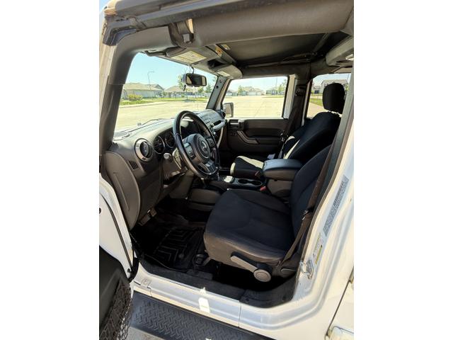 Photo of 2017 White Jeep Wrangler Unlimited