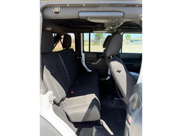 Photo of 2017 White Jeep Wrangler Unlimited