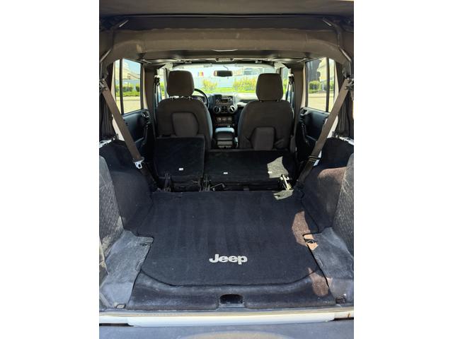 Photo of 2017 White Jeep Wrangler Unlimited