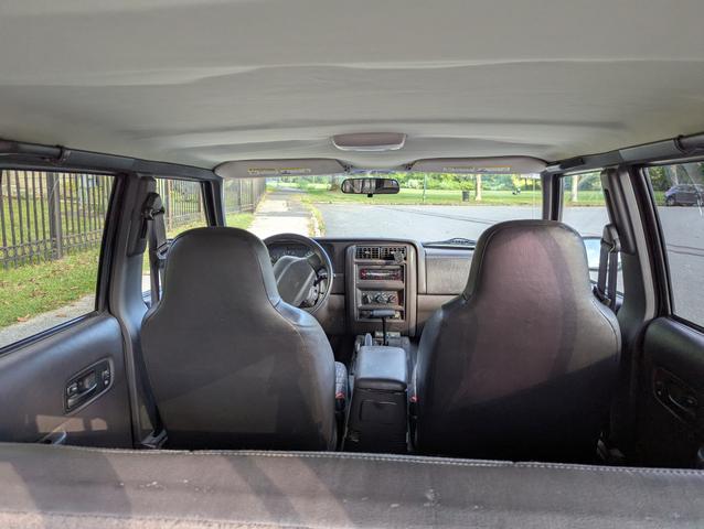 Photo of 2001 Black Jeep Cherokee