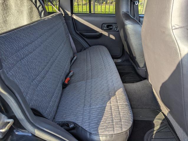 Photo of 2001 Black Jeep Cherokee