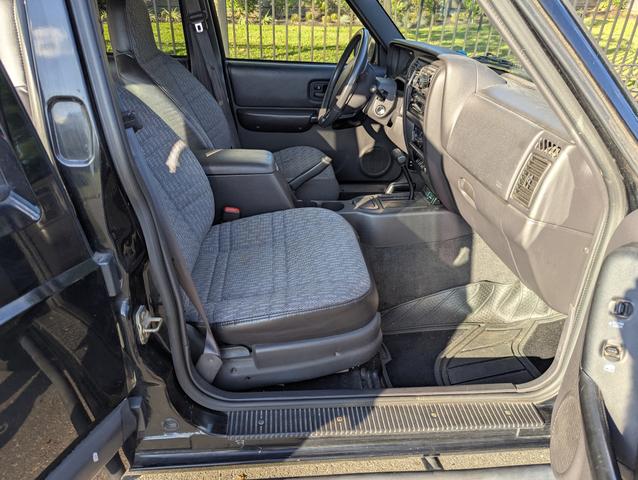 Photo of 2001 Black Jeep Cherokee