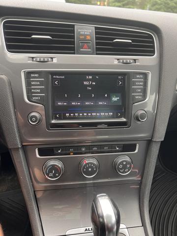 Photo of 2017 Silver Volkswagen Golf Alltrack