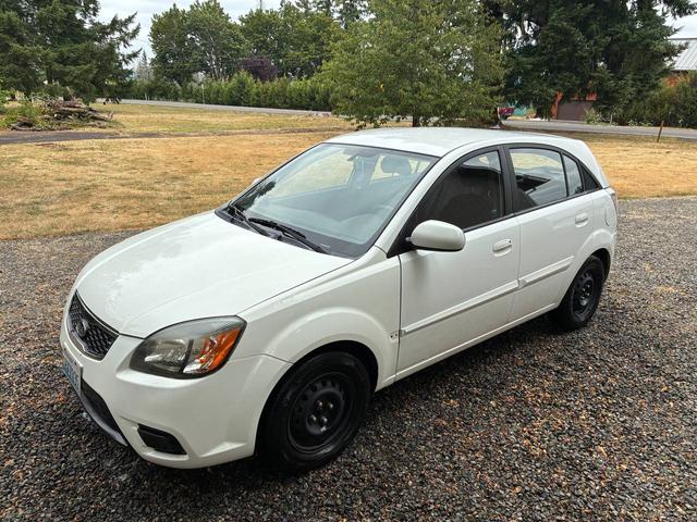 Photo of 2010 White Kia Rio5