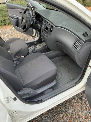 Photo of 2010 White Kia Rio5