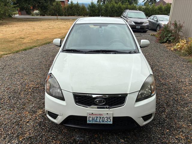 Photo of 2010 White Kia Rio5
