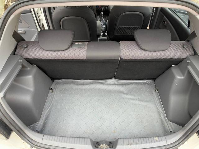 Photo of 2010 White Kia Rio5