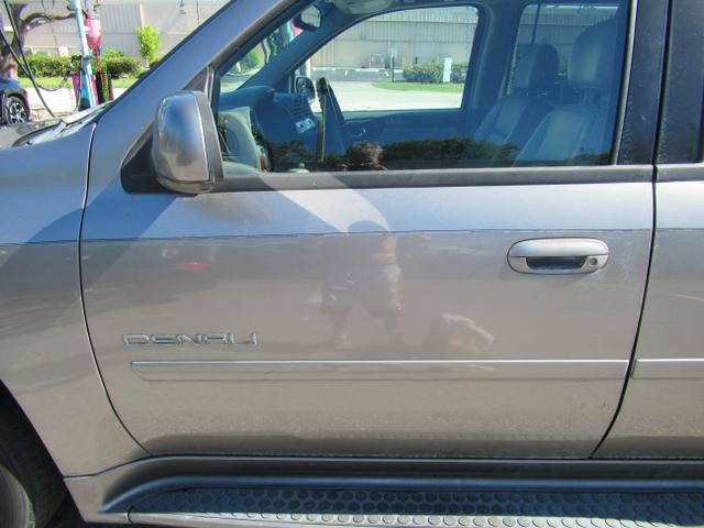 Photo of 2006 Gray GMC Envoy