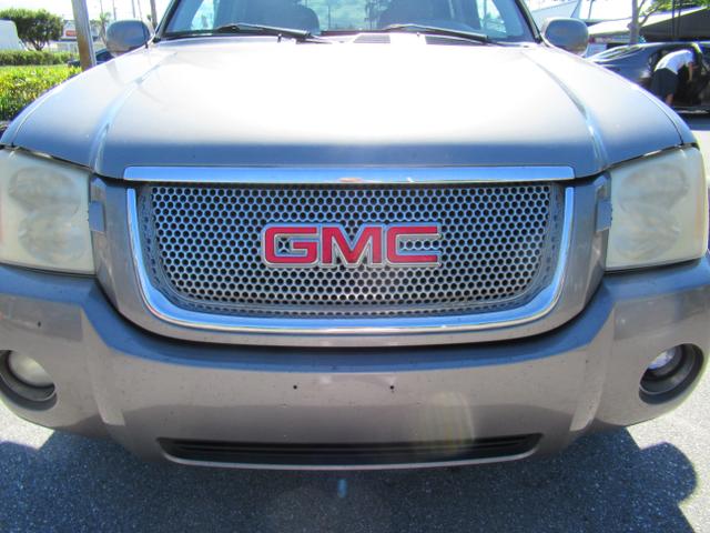 Photo of 2006 Gray GMC Envoy