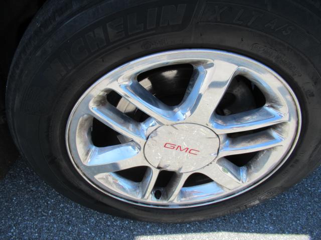 Photo of 2006 Gray GMC Envoy