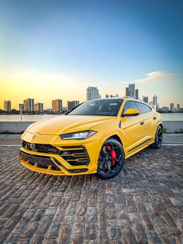 Photo of 2019 Yellow Lamborghini Urus