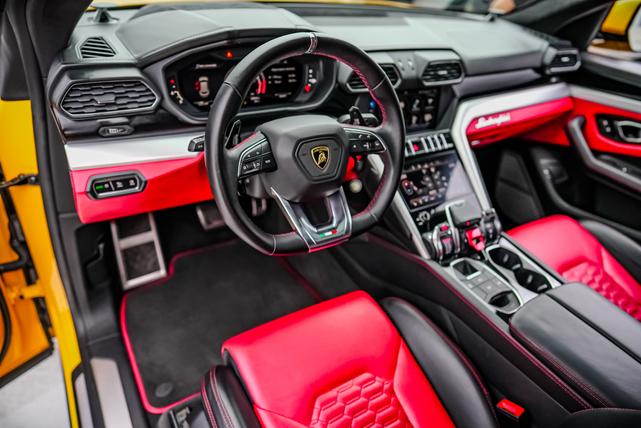 Photo of 2019 Yellow Lamborghini Urus