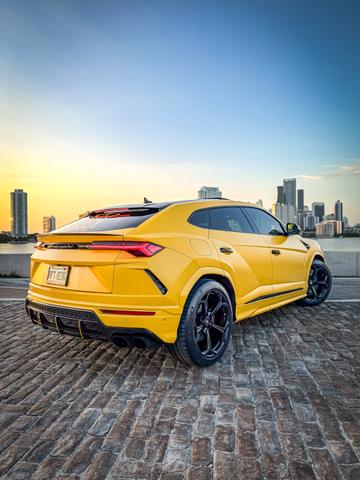 Photo of 2019 Yellow Lamborghini Urus