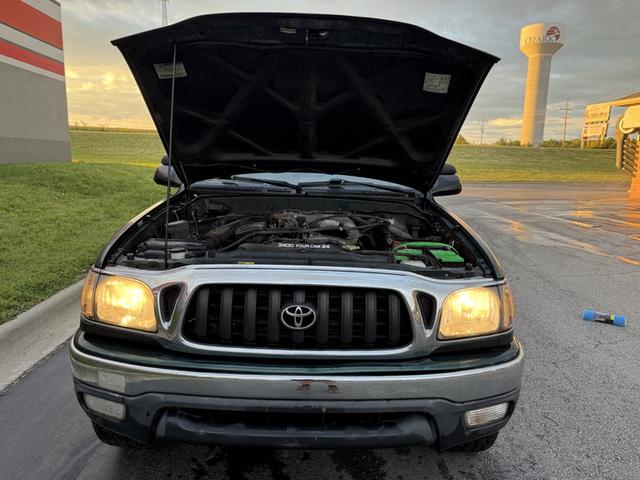 Photo of 2002 Green Toyota Tacoma