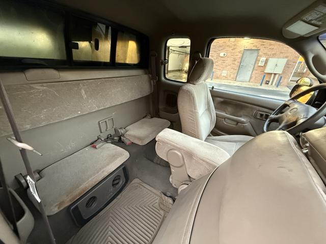 Photo of 2002 Green Toyota Tacoma