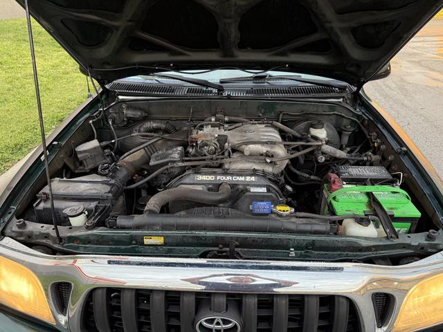 Photo of 2002 Green Toyota Tacoma