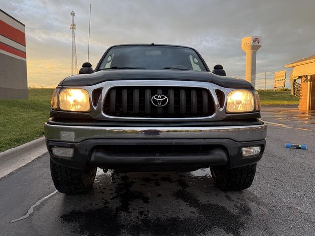 Photo of 2002 Green Toyota Tacoma
