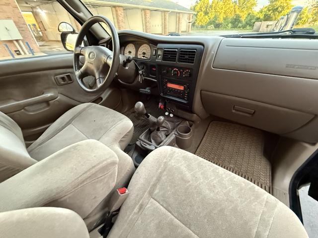 Photo of 2002 Green Toyota Tacoma
