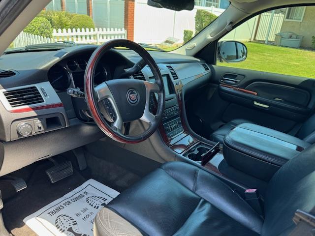 Photo of 2008 Black Cadillac Escalade