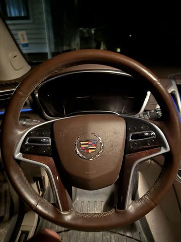 Photo of 2016 White Cadillac SRX
