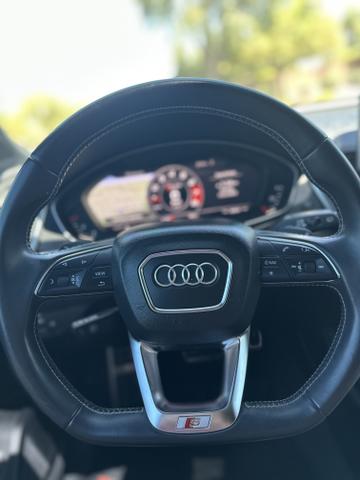 Photo of 2018 White Audi SQ5