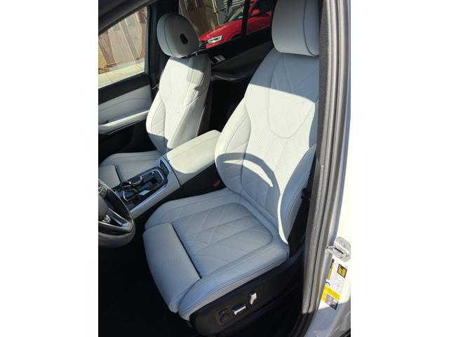 Photo of 2023 White BMW X5 PHEV