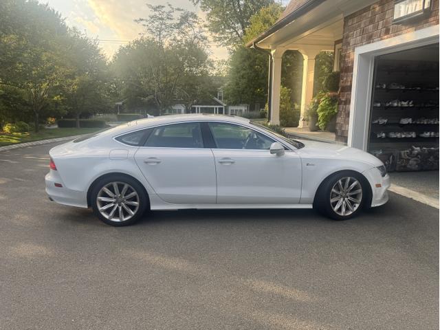 Photo of 2014 White Audi A7