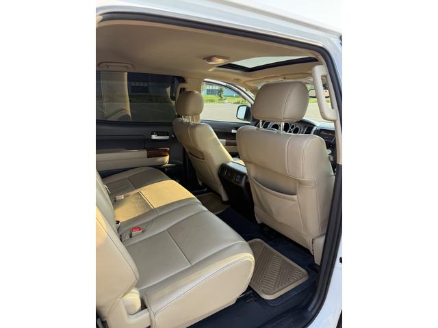 Photo of 2012 White Toyota Tundra