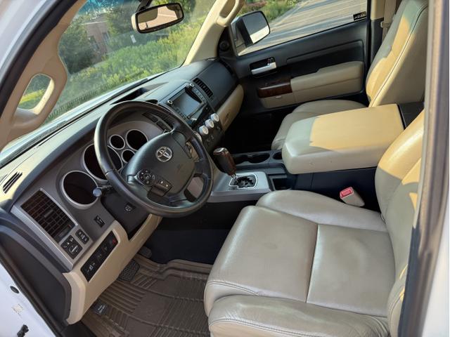 Photo of 2012 White Toyota Tundra