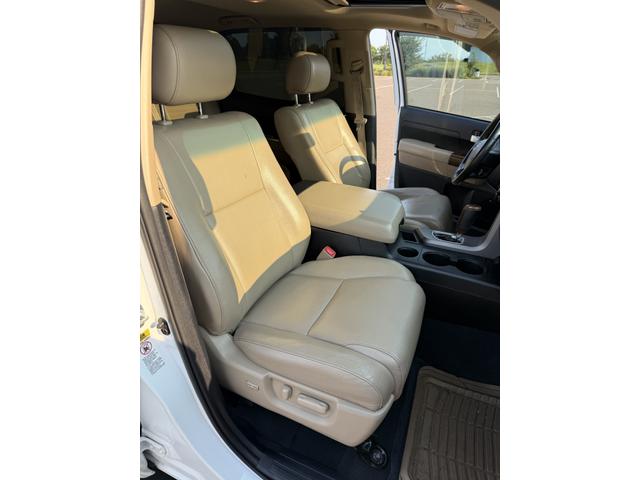 Photo of 2012 White Toyota Tundra