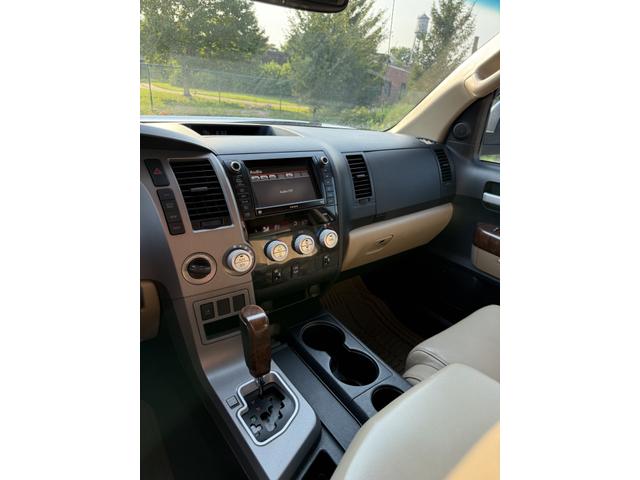 Photo of 2012 White Toyota Tundra