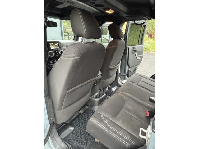 Photo of 2015 Gray Jeep Wrangler Unlimited